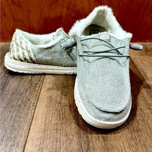 SOLD 
Hey Dude Light Gray Fleece-Lined Shoes